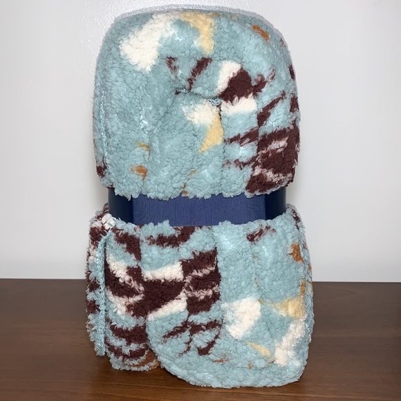 Pendleton Sherpa Fleece Cozy Twin Blanket - Picture 10 of 16
